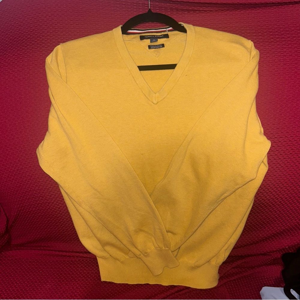 Tommy Hilfiger Yellow V-Neck Sweater Men’s Medium | Vintage Style Knit Sweater